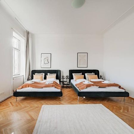 City Chic #11 Vienna Exterior photo